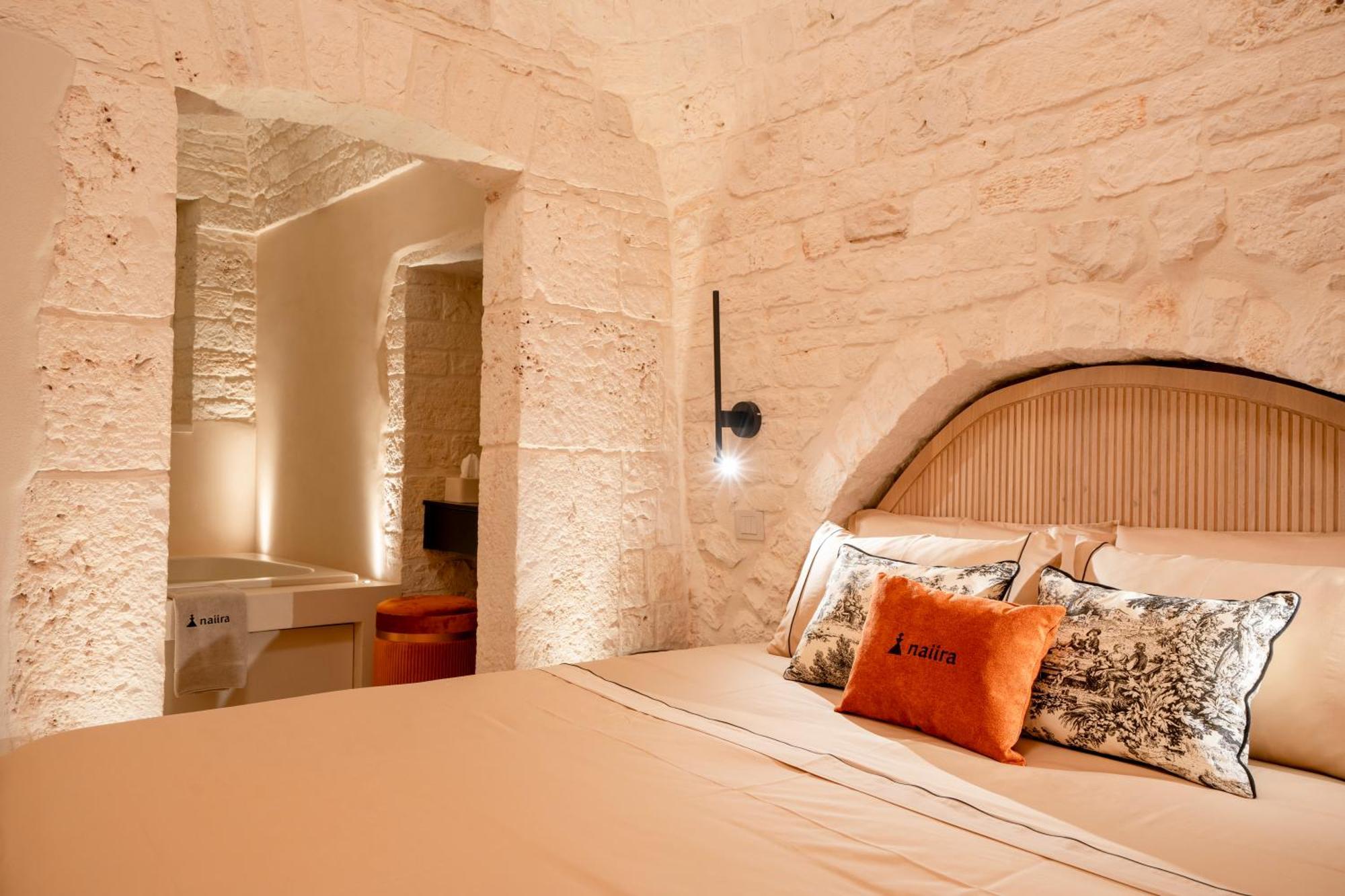 Naiira Luxury Trullo - Jacuzzi And Patio Alberobello Exterior foto