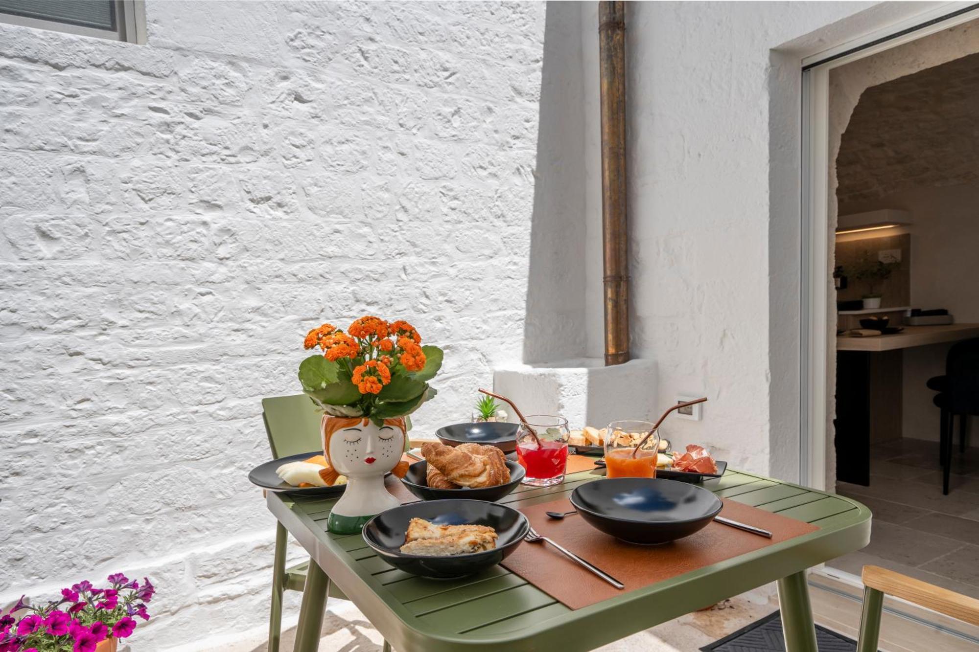 Naiira Luxury Trullo - Jacuzzi And Patio Alberobello Exterior foto